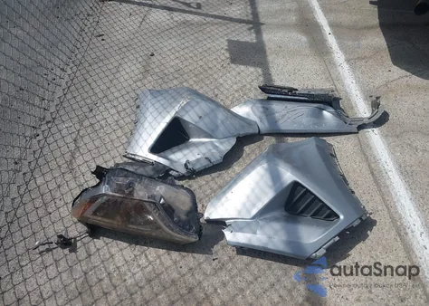 2016 Toyota Rav4 Le z USA, uszkodzony, nr VIN 2T3ZFREV7GW302261